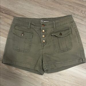 No Boundaries Olive Cargo Shorts